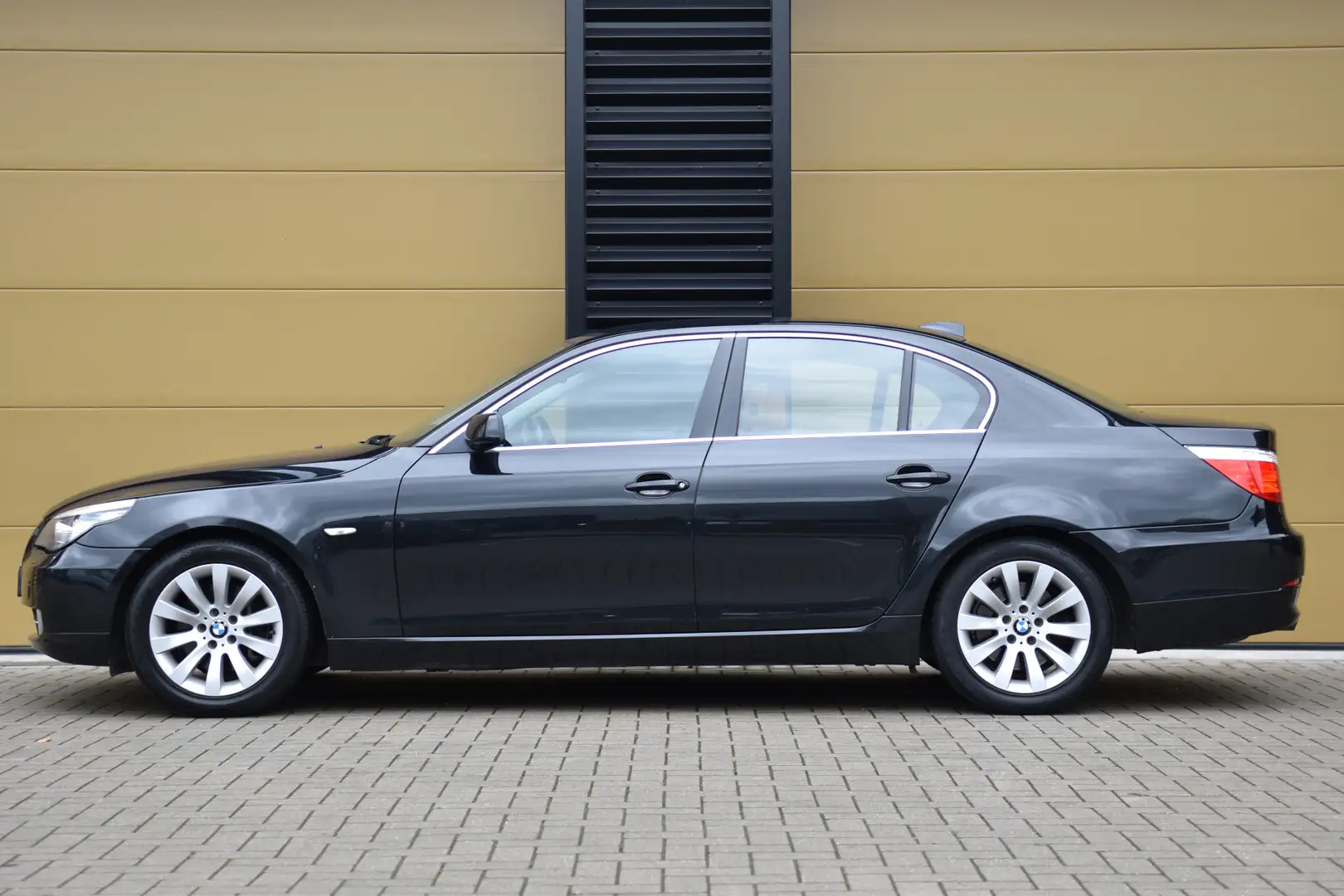 BMW 523 5-serie 523i Executive * Chrome line * Stoelverwar Чёрный - 2
