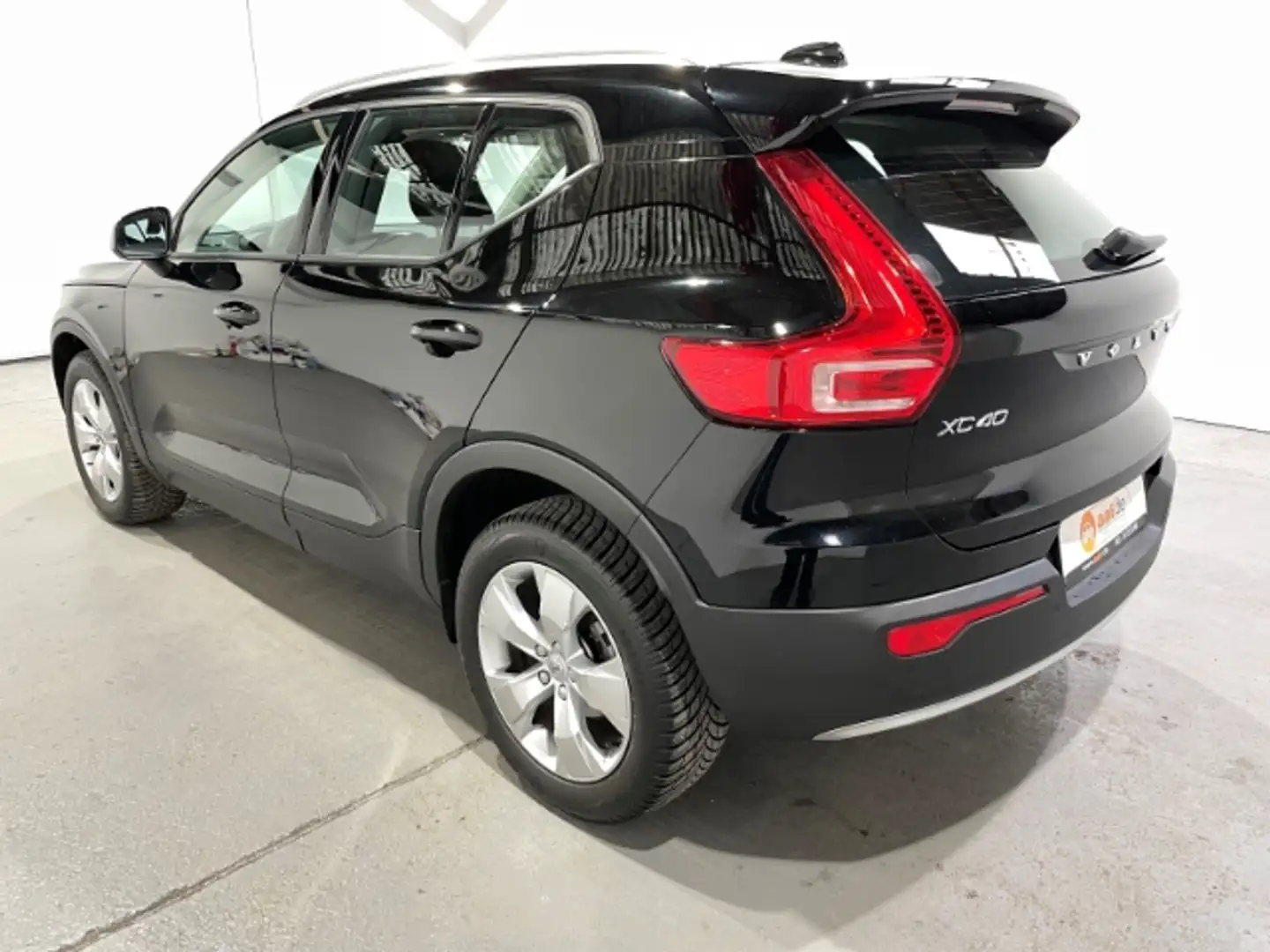 Volvo XC40 T3 Momentum Pro Automatik EU6d LED Navi Black - 2