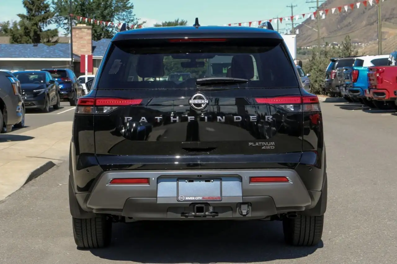 Nissan Pathfinder снимка Nissan Pathfinder
