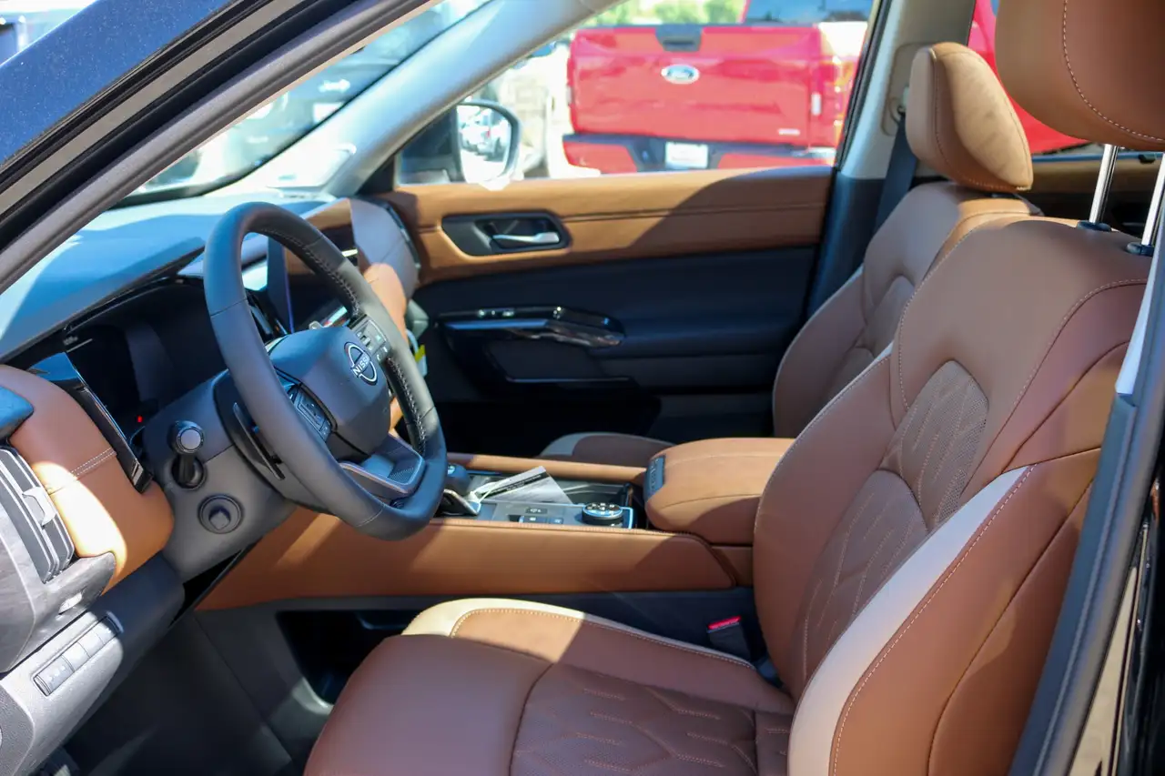 Nissan Pathfinder photo Nissan Pathfinder