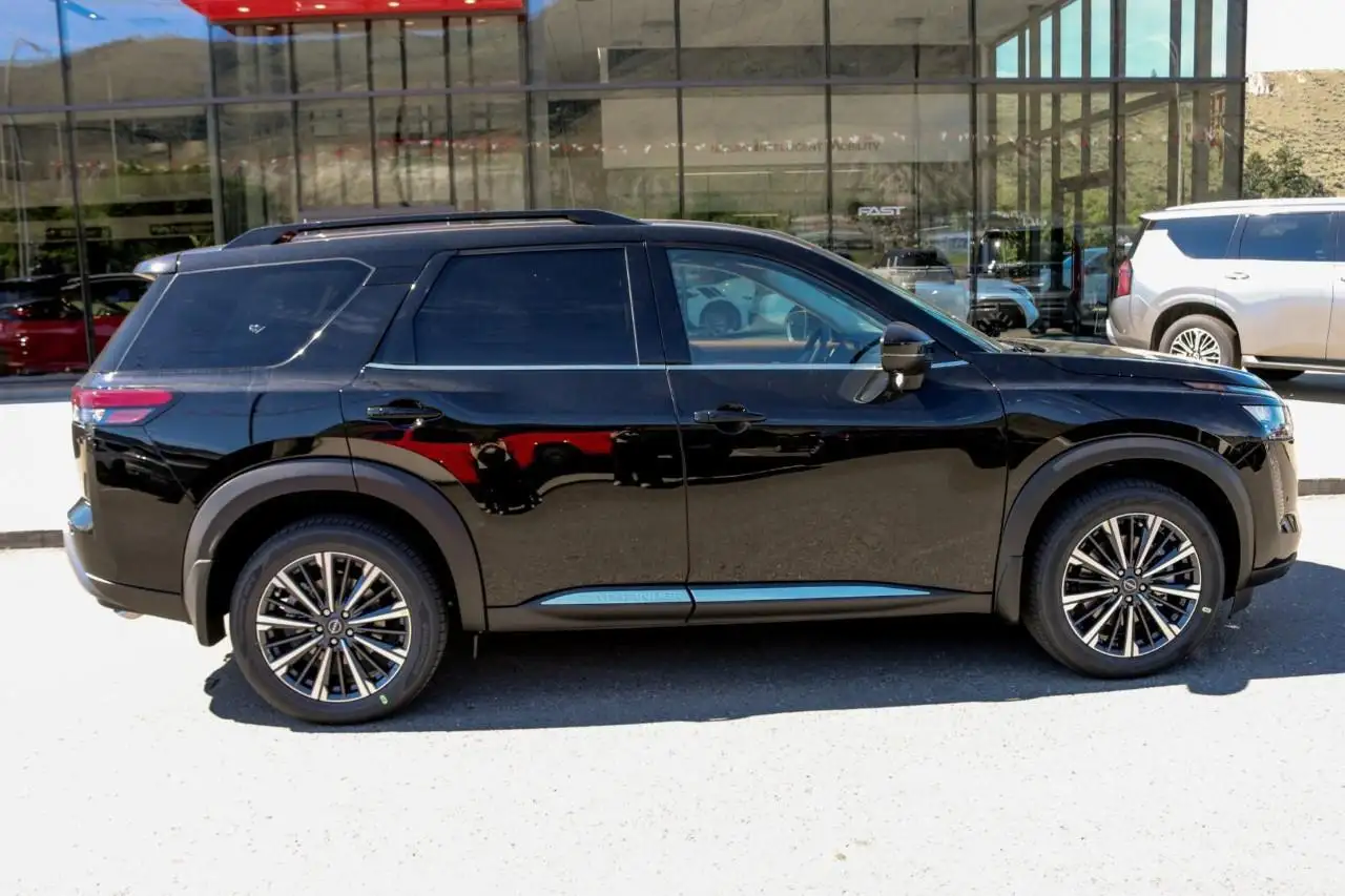 Nissan Pathfinder снимка Nissan Pathfinder