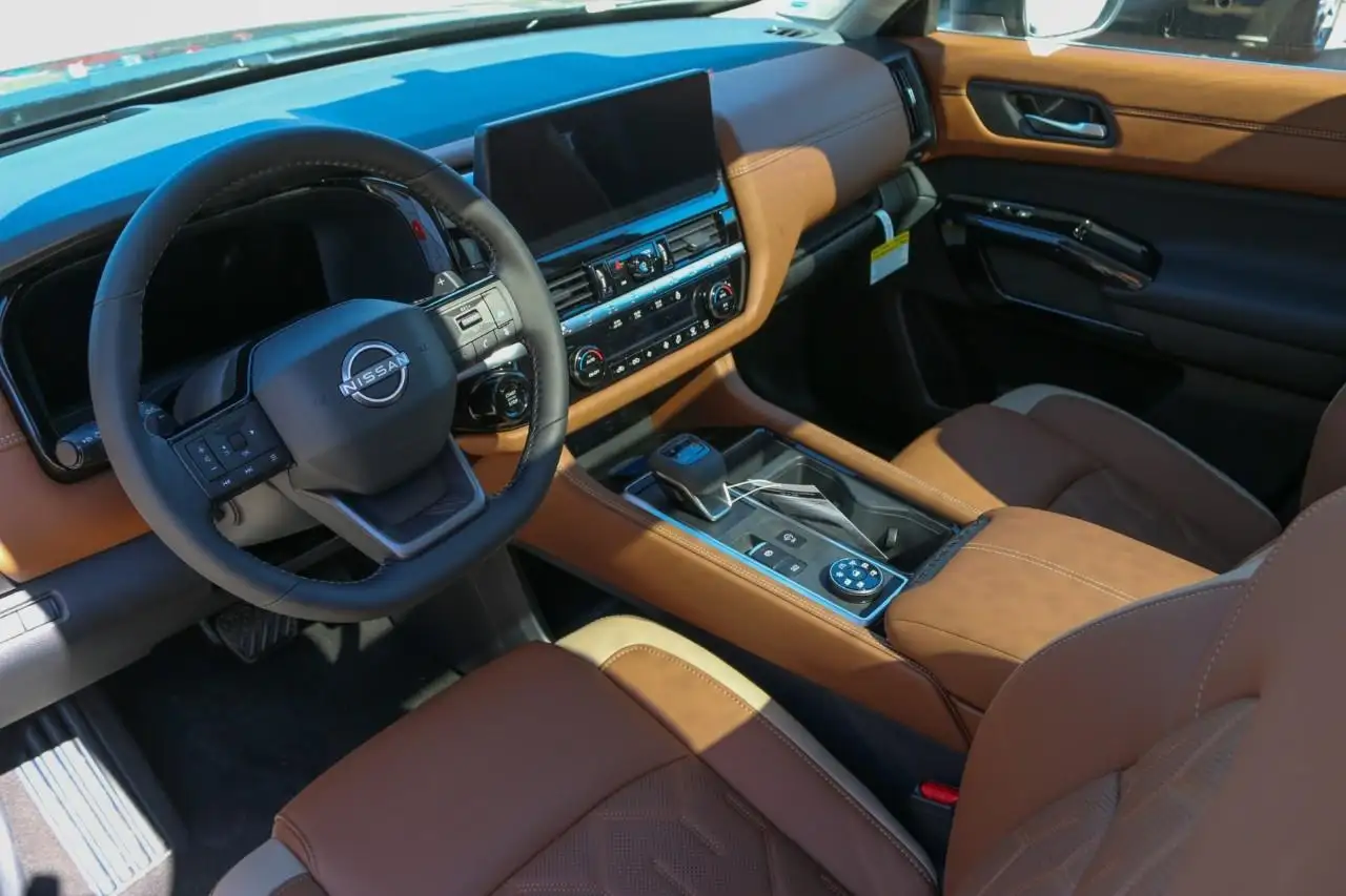 Nissan Pathfinder снимка Nissan Pathfinder