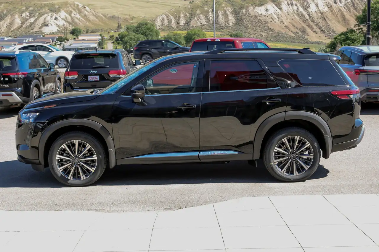 Nissan Pathfinder photo Nissan Pathfinder