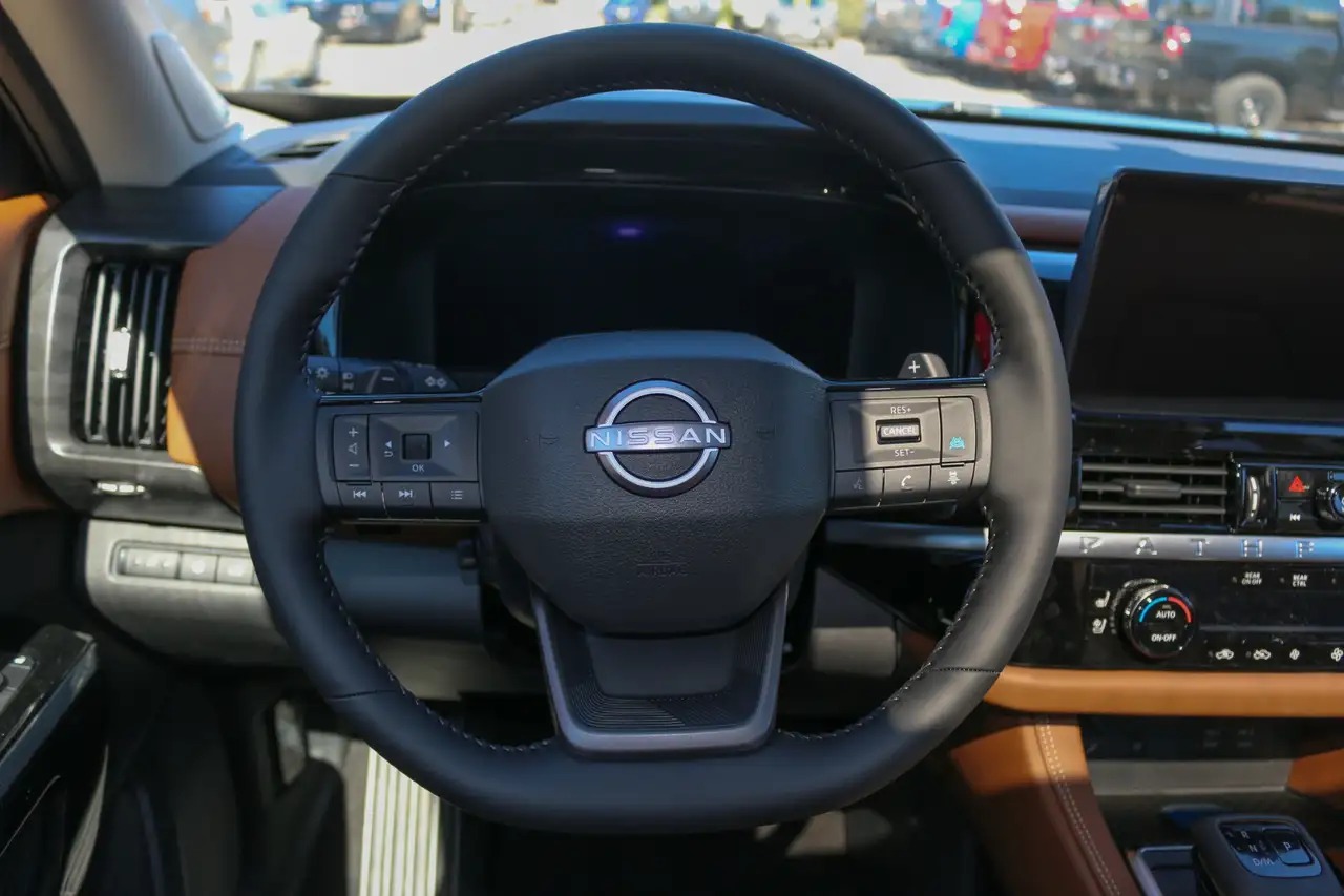 Nissan Pathfinder photo Nissan Pathfinder
