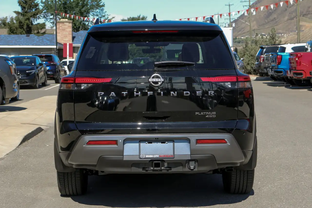 Nissan Pathfinder photo Nissan Pathfinder