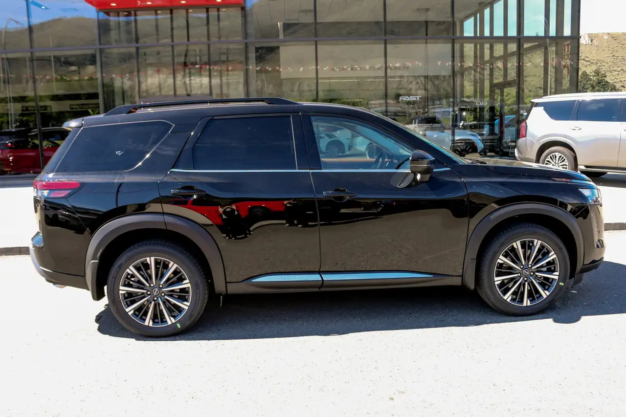 Nissan Pathfinder photo Nissan Pathfinder