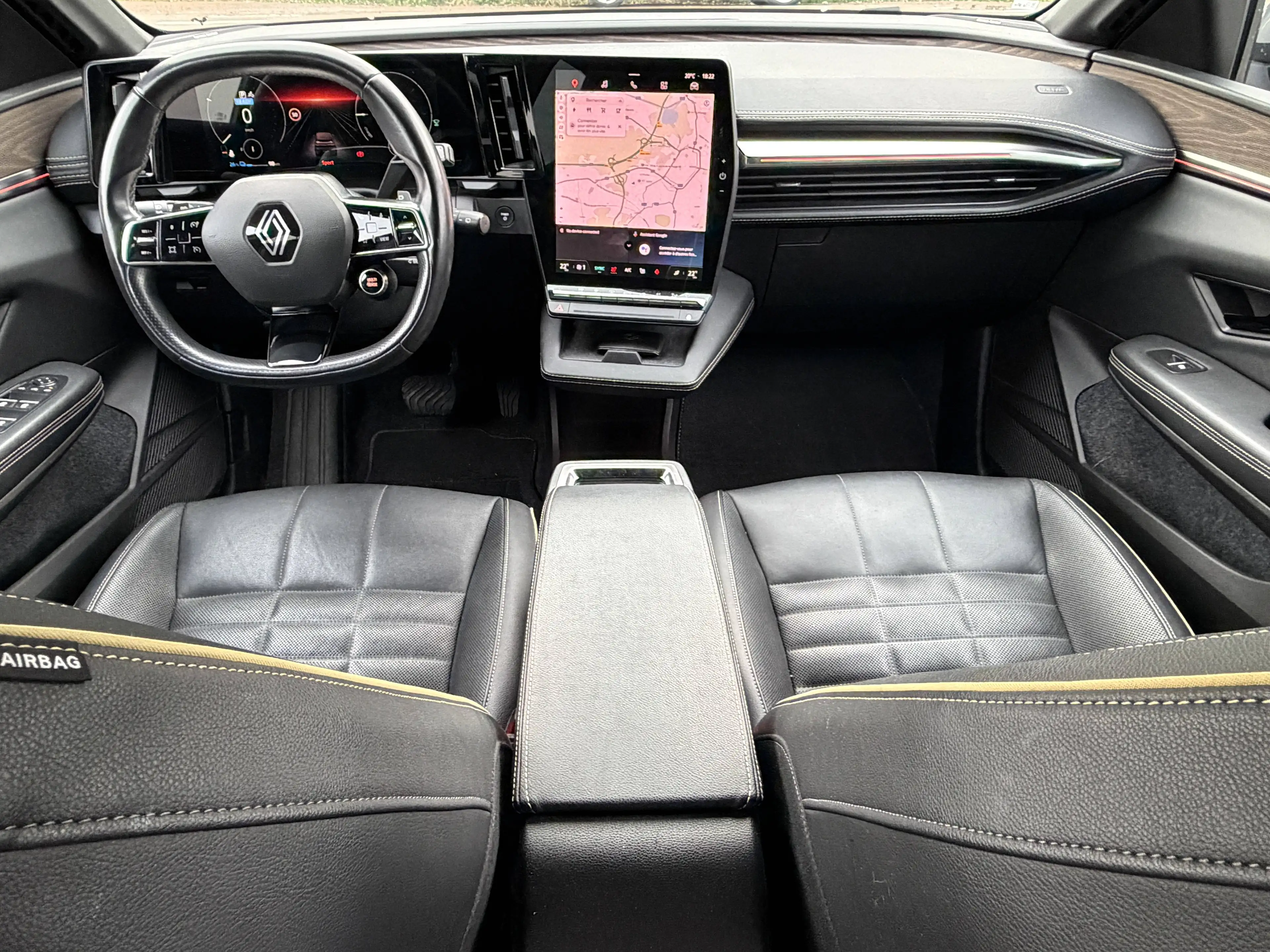 Renault Megane E-Tech 60 kWh Iconic R220 Optimum charge Iconic CUIR/CAMERA360/KEYLESS/FULL LED/VCARPLAY/BI-TON — photo 14