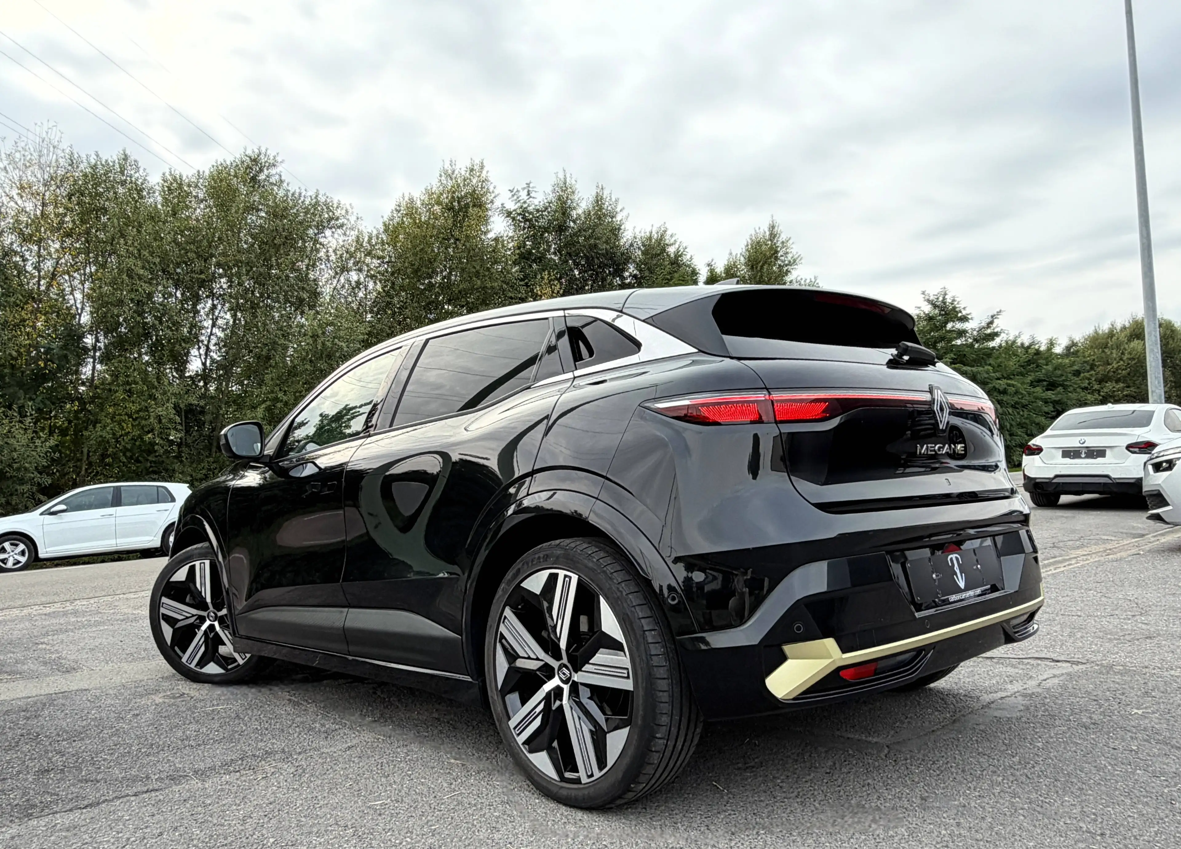 Renault Megane E-Tech 60 kWh Iconic R220 Optimum charge Iconic CUIR/CAMERA360/KEYLESS/FULL LED/VCARPLAY/BI-TON — photo 6
