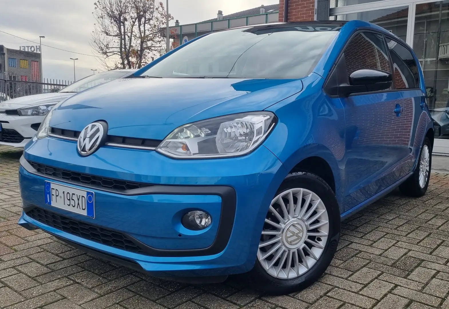 Volkswagen up! 5p 1.0 Move 60cv asg Blu/Azzurro - 1