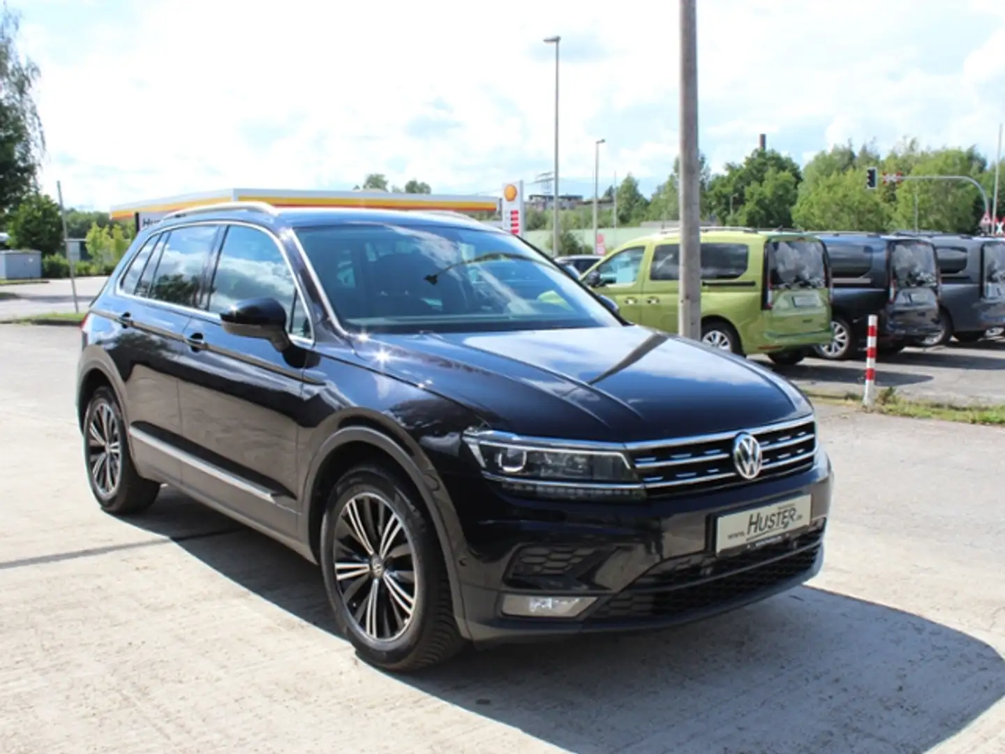 Volkswagen Tiguan IQ.DRIVE 1.5 TSI**AZV,LED,ACC** Negro - 2