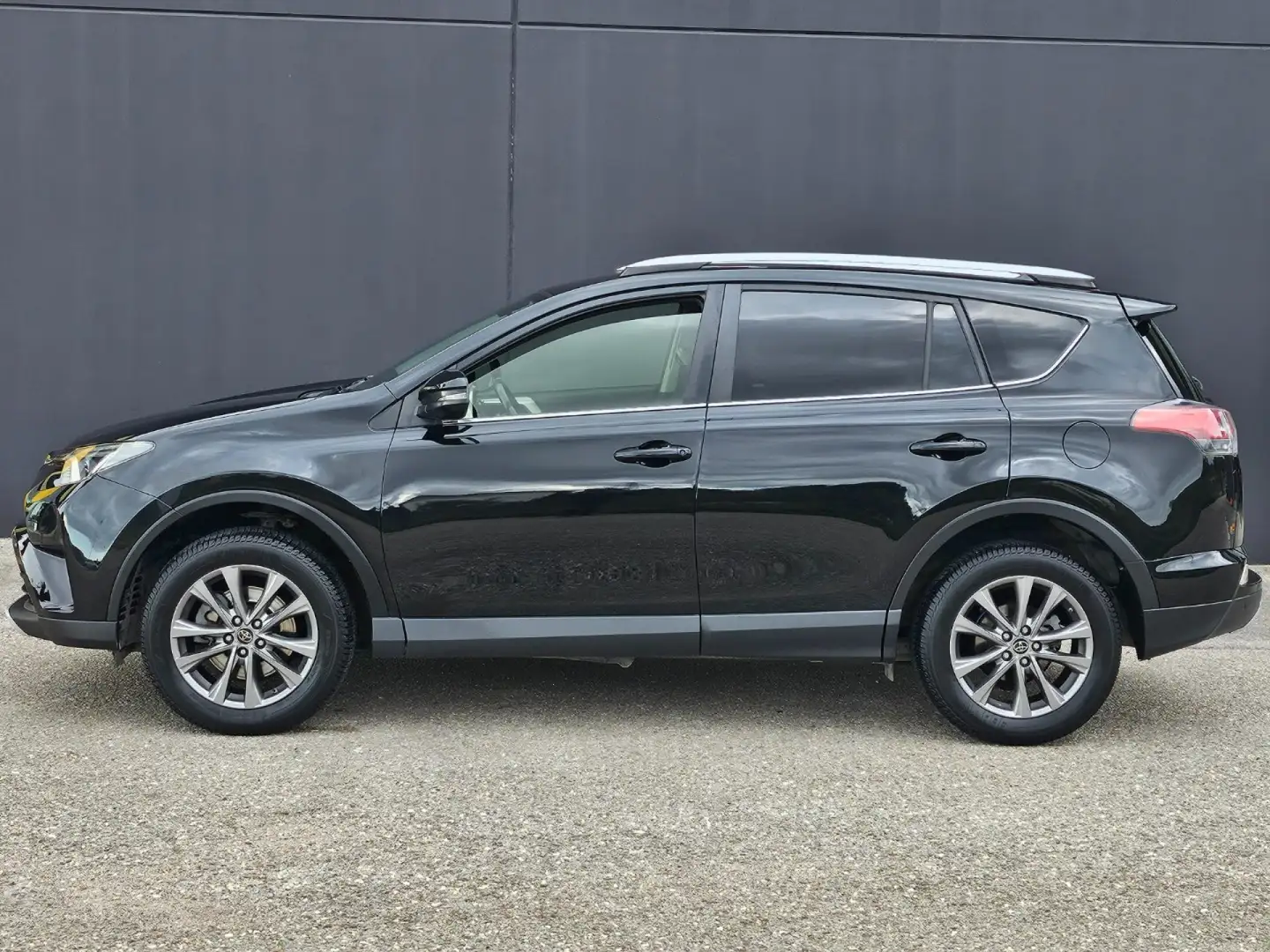 Toyota RAV 4 MY23 RAV4 2.0 D-4D 2WD Lounge Pelle Чорний - 2
