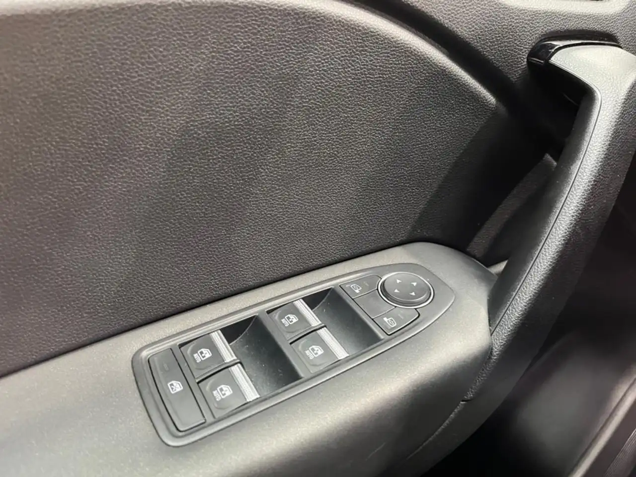 Renault Captur — photo 23
