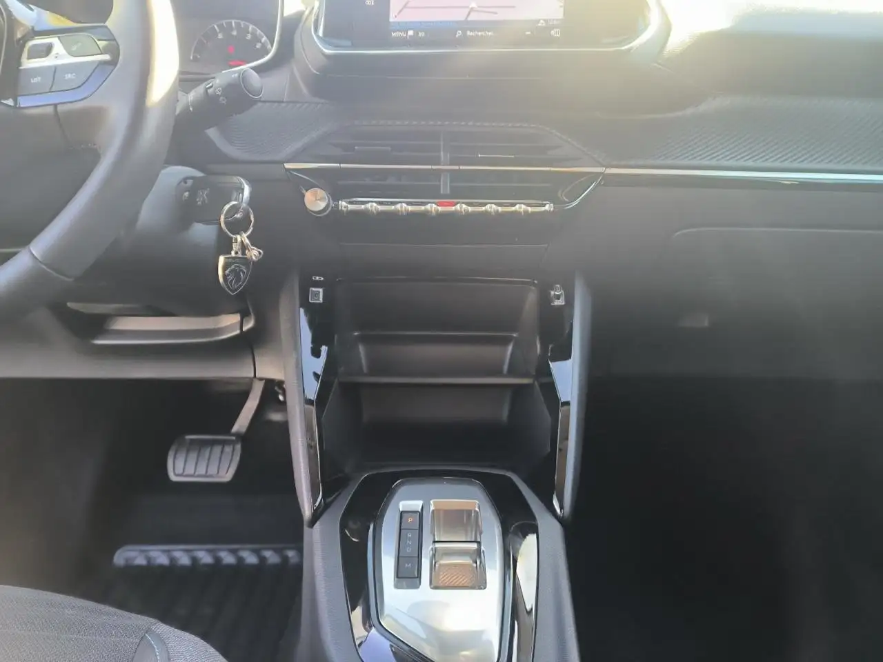 Peugeot 208 208 — photo 11
