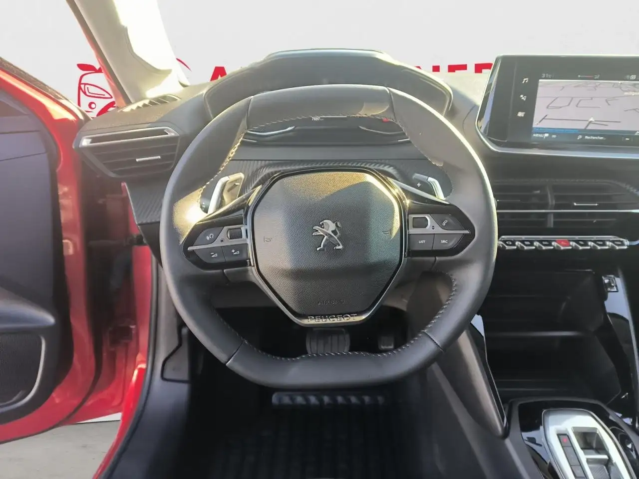 Peugeot 208 208 — photo 12