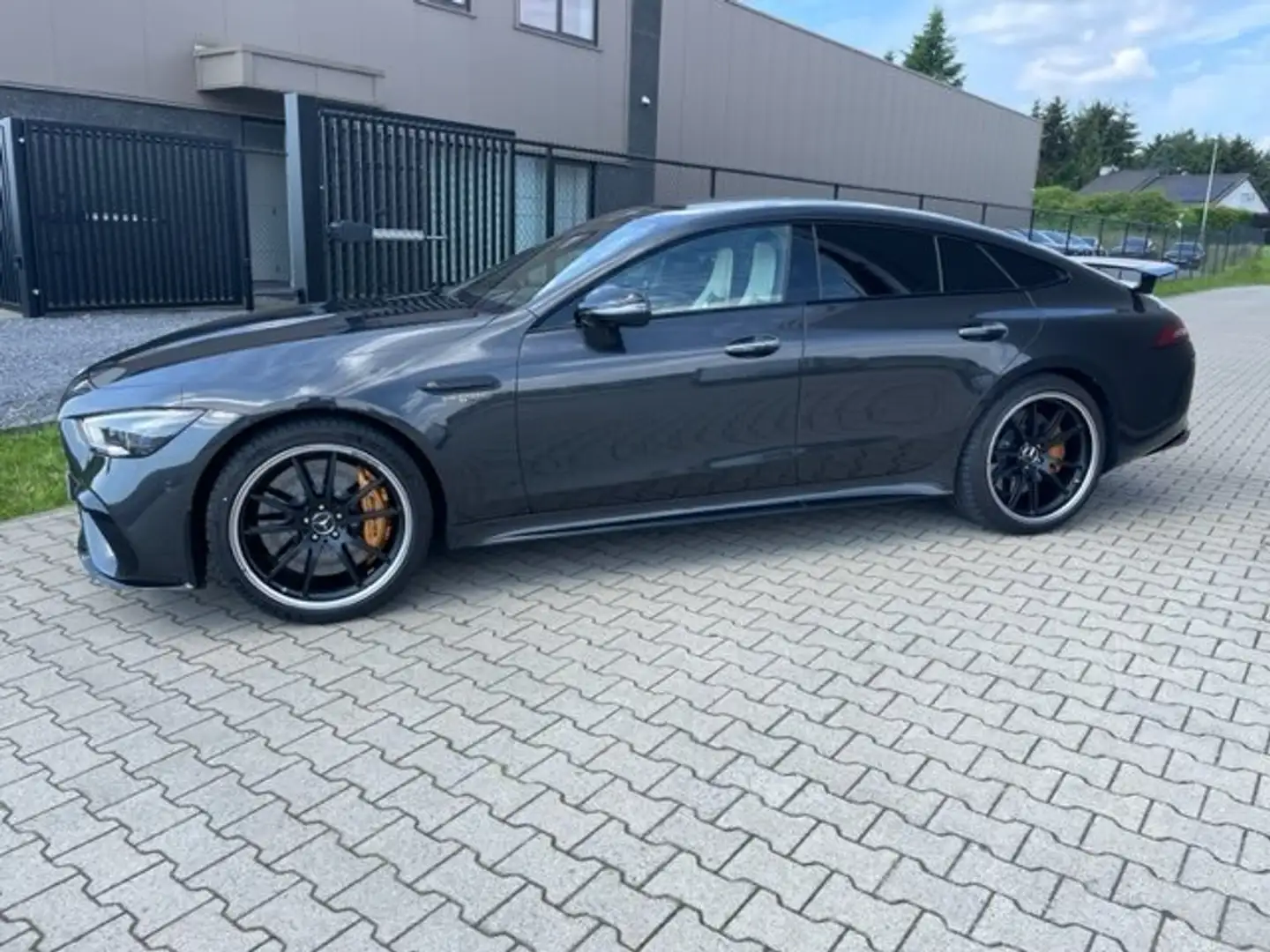 Mercedes-Benz AMG GT 4 63 S-PERFORMANCE /CERAMIC/ AMG DYNAMIC PLUS/FULL Grijs - 2