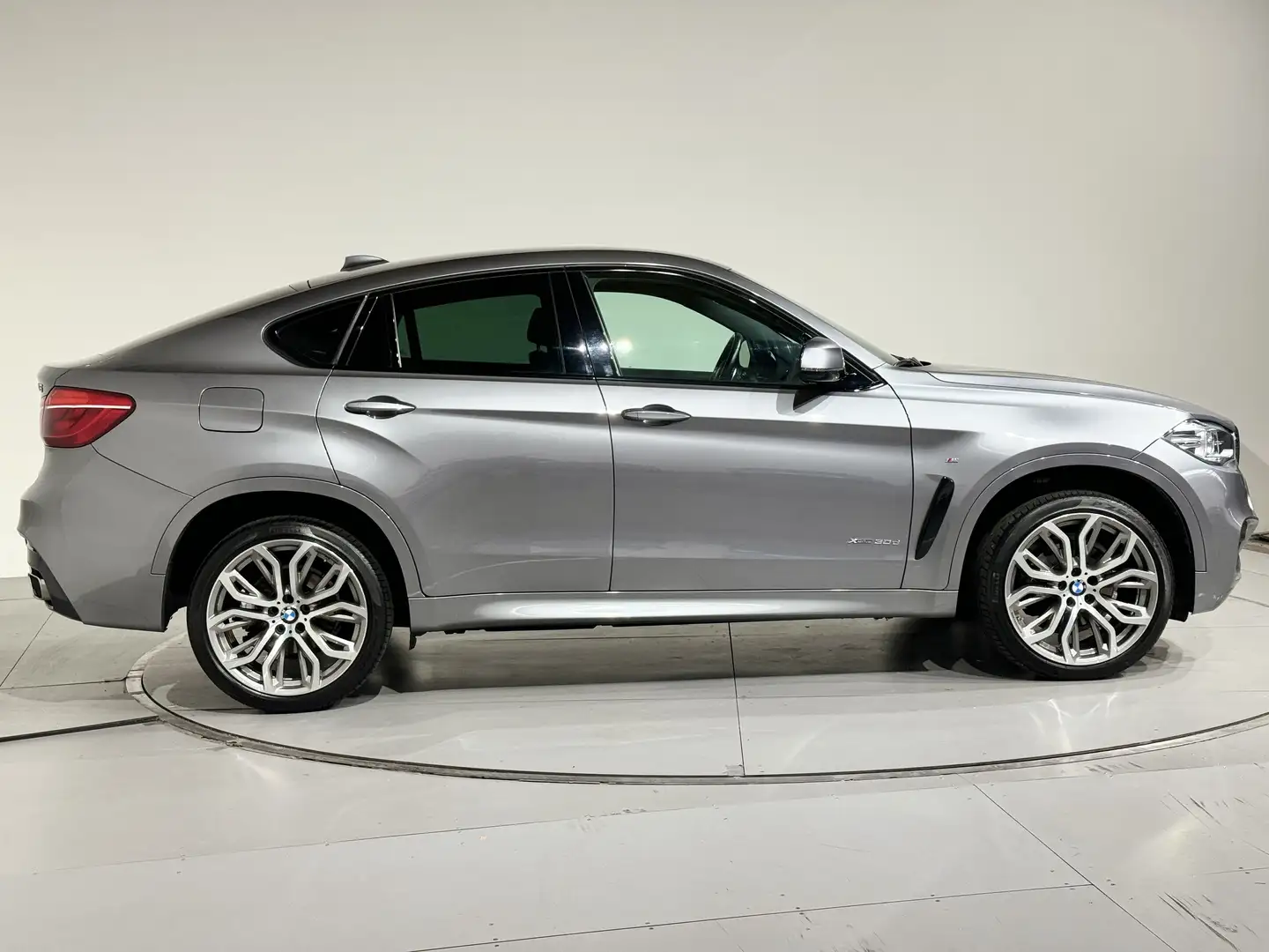 BMW X6 3.0d X-Drive • Full M-Pack • INDIVIDUAL • EU - 2