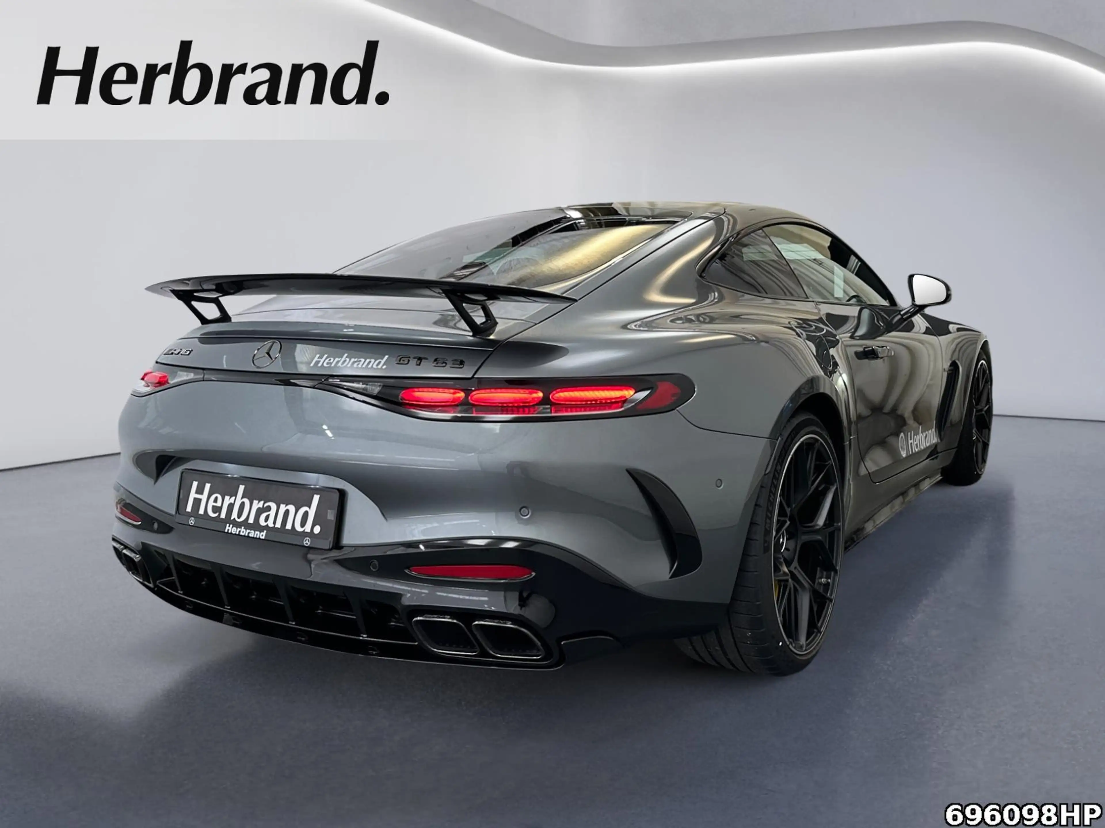 Mercedes-Benz AMG GT 63 4MATIC+ +AERO+NIGHT+MASSAGE+HUD+360°K+ — photo 3
