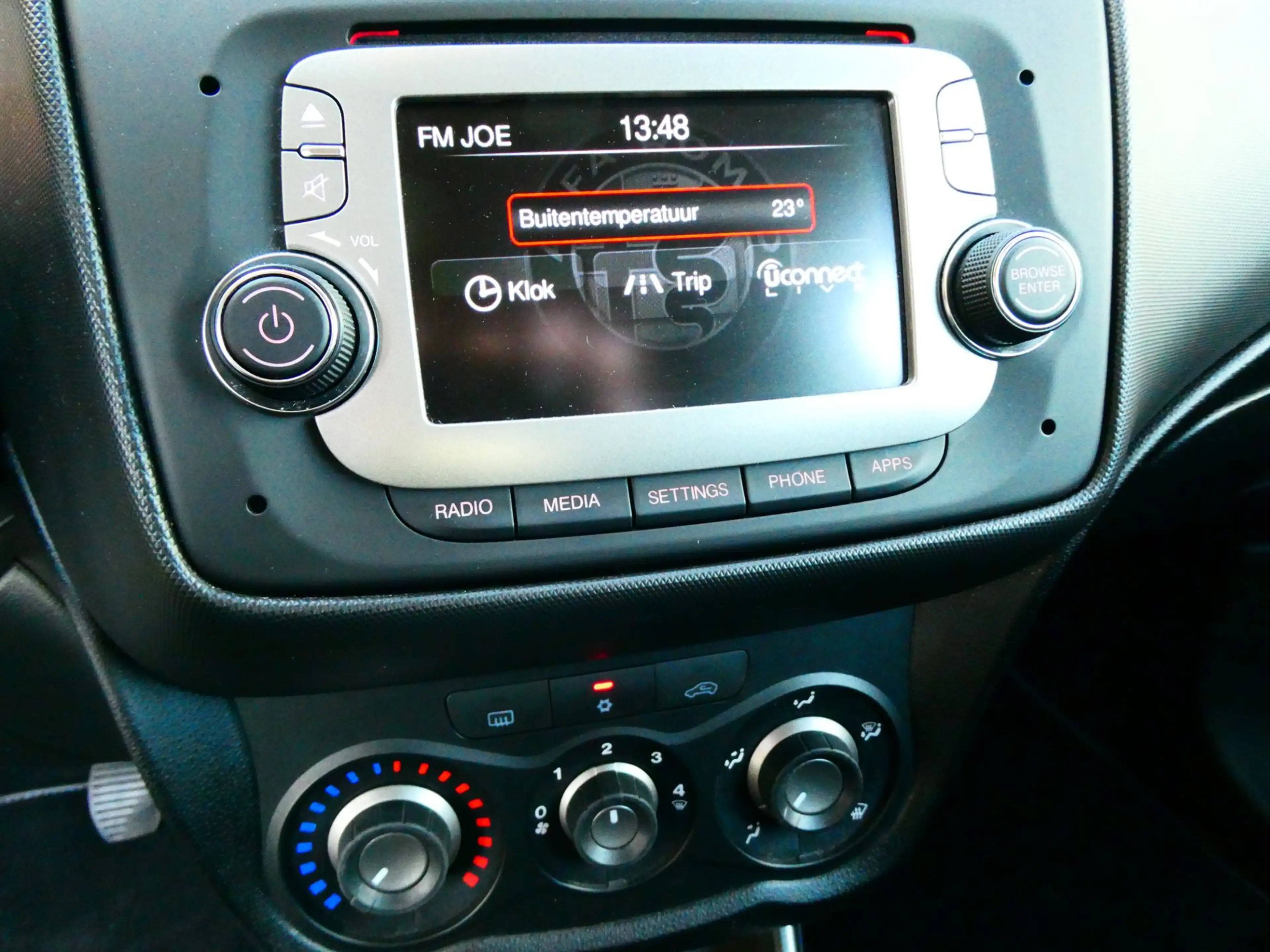 Alfa Romeo MiTo 0.9 TwinAir 100pk Airco 2e eigenaar Multimedia Zui — photo 3