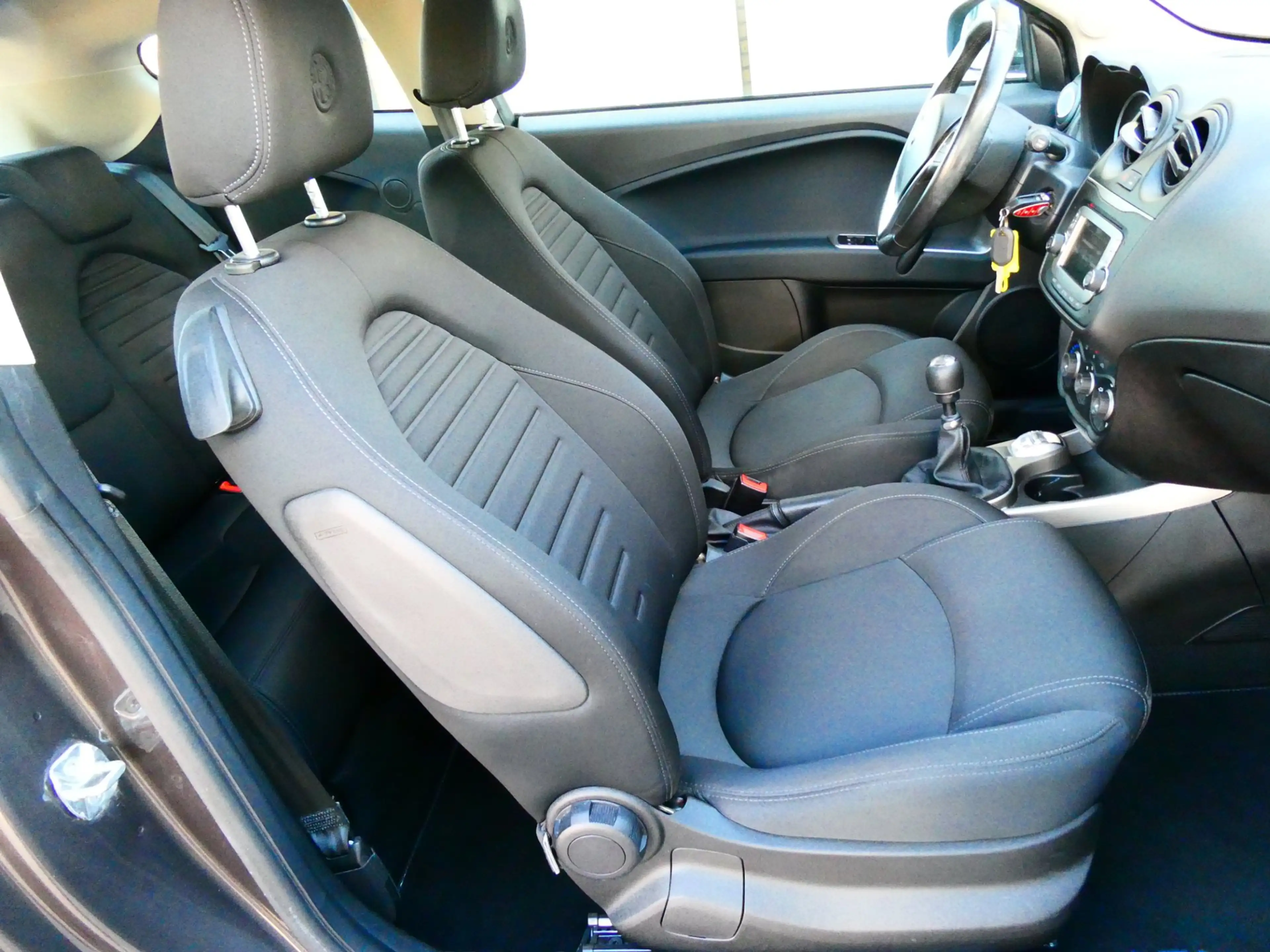 Alfa Romeo MiTo 0.9 TwinAir 100pk Airco 2e eigenaar Multimedia Zui — photo 12