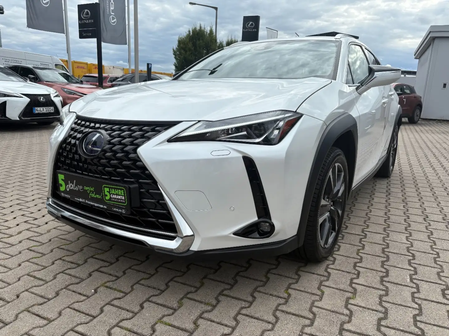 Lexus UX 250h Style Edition LED, Kamera, AppleCarPlay Weiß - 2