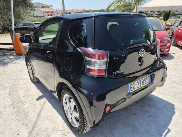 Toyota Iq view 2