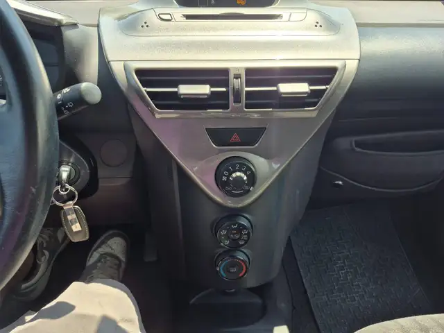 Toyota Iq view 9