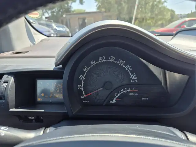 Toyota Iq view 12