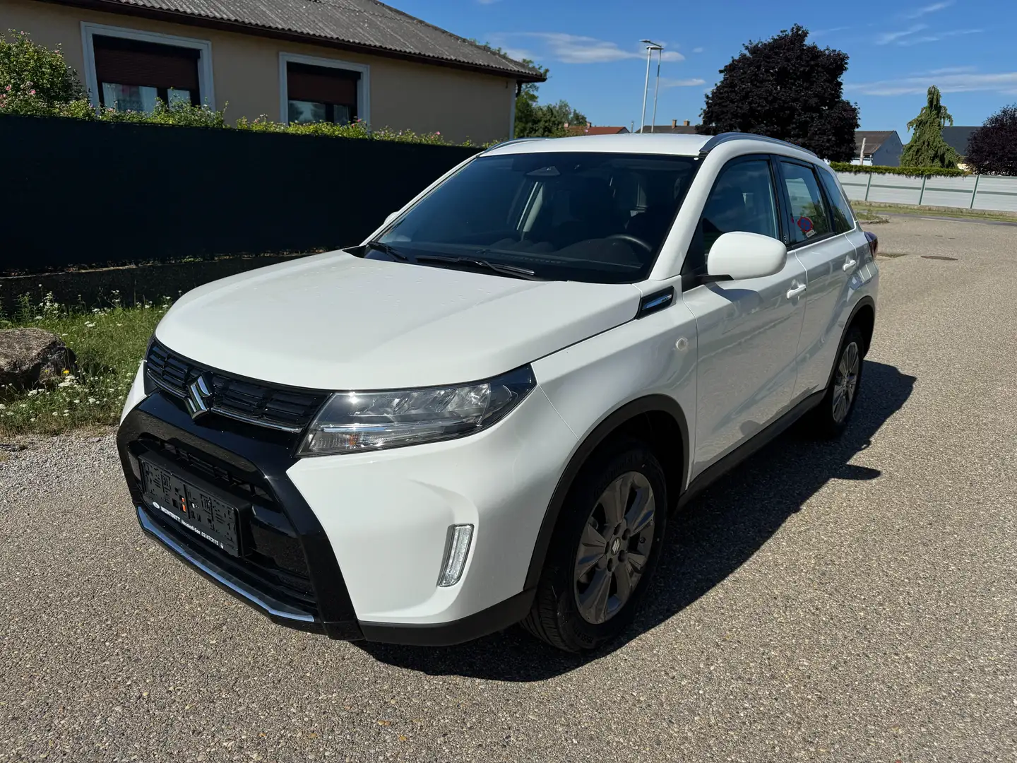 Suzuki Vitara 1.4 Mild-Hybrid clear Leasing & Versicherungsbonus Weiß - 1
