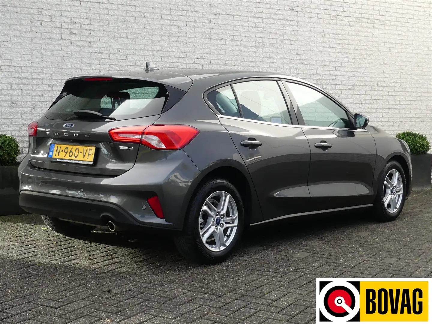 Ford Focus 1.0 ECOBOOST EDITION 125PK 5DRS NAVI/CRUISE/AIRCO/ Grijs - 2