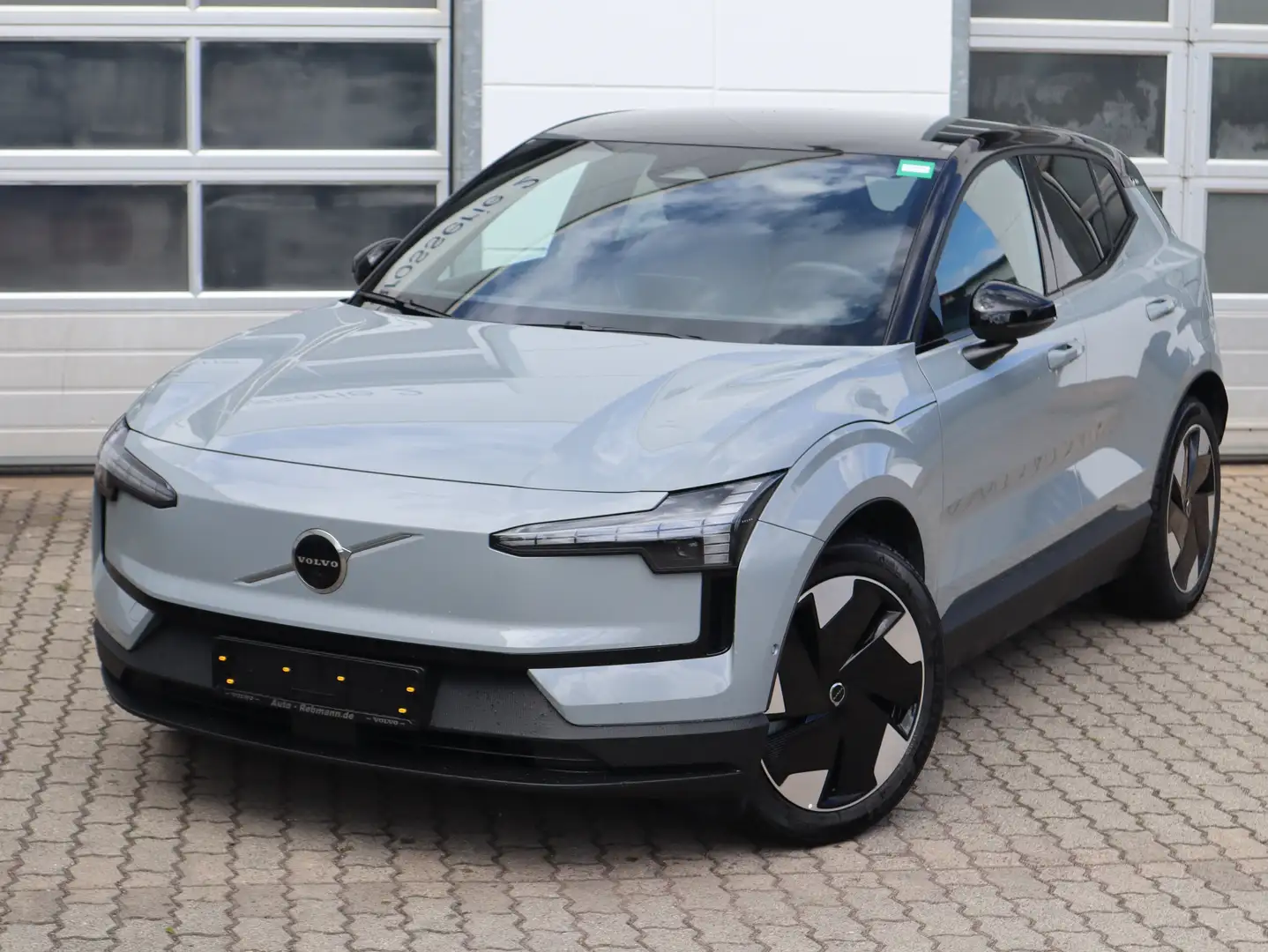 Volvo EX30 Ultra AWD Performance Pure Electric Gri - 2