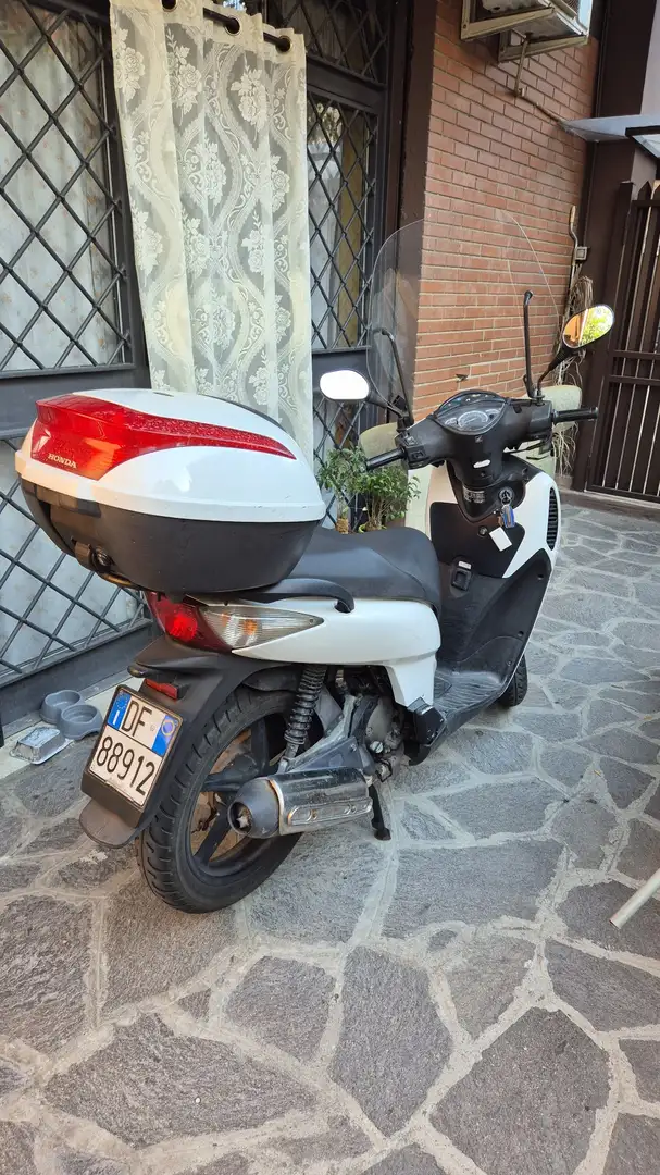 Honda SH 150 Alb - 1