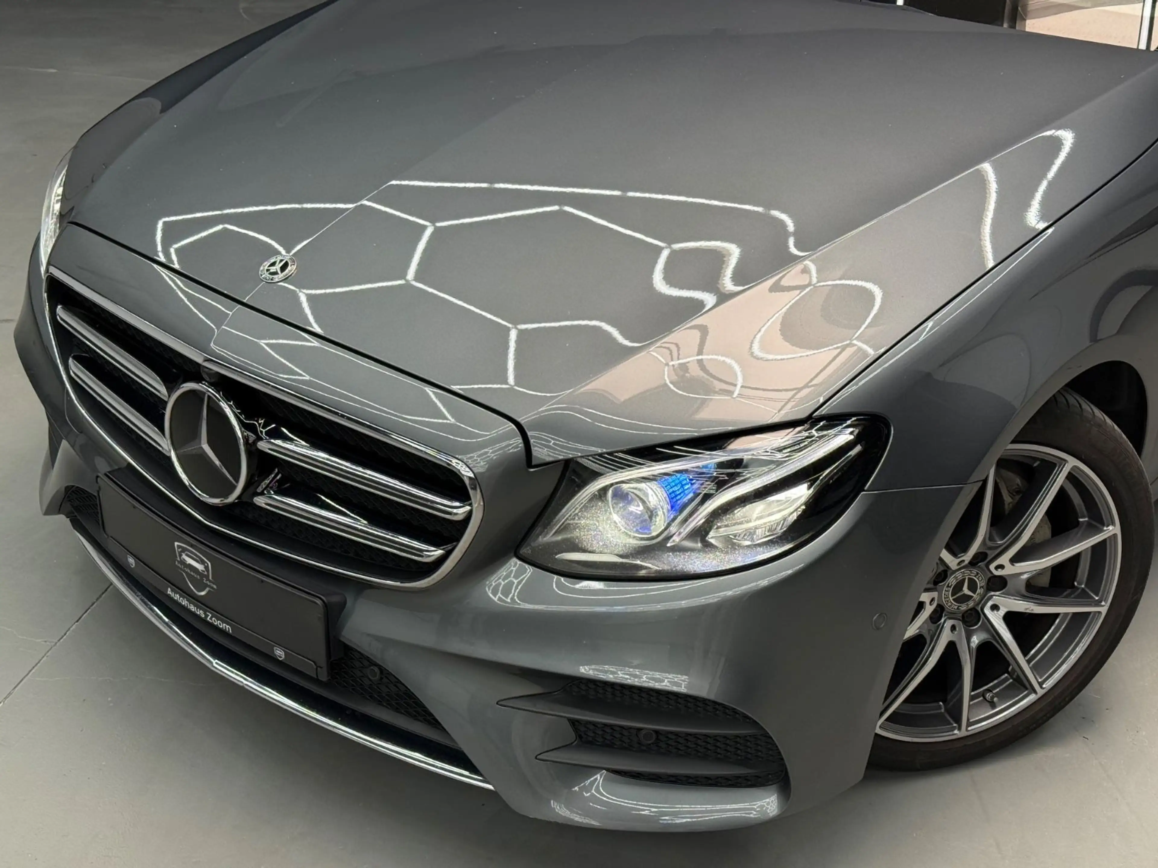 Mercedes-Benz E 300 E300d T AMG ACC*360°*AHK*MULTIBEAM*WIDE*LENKASS — photo 4