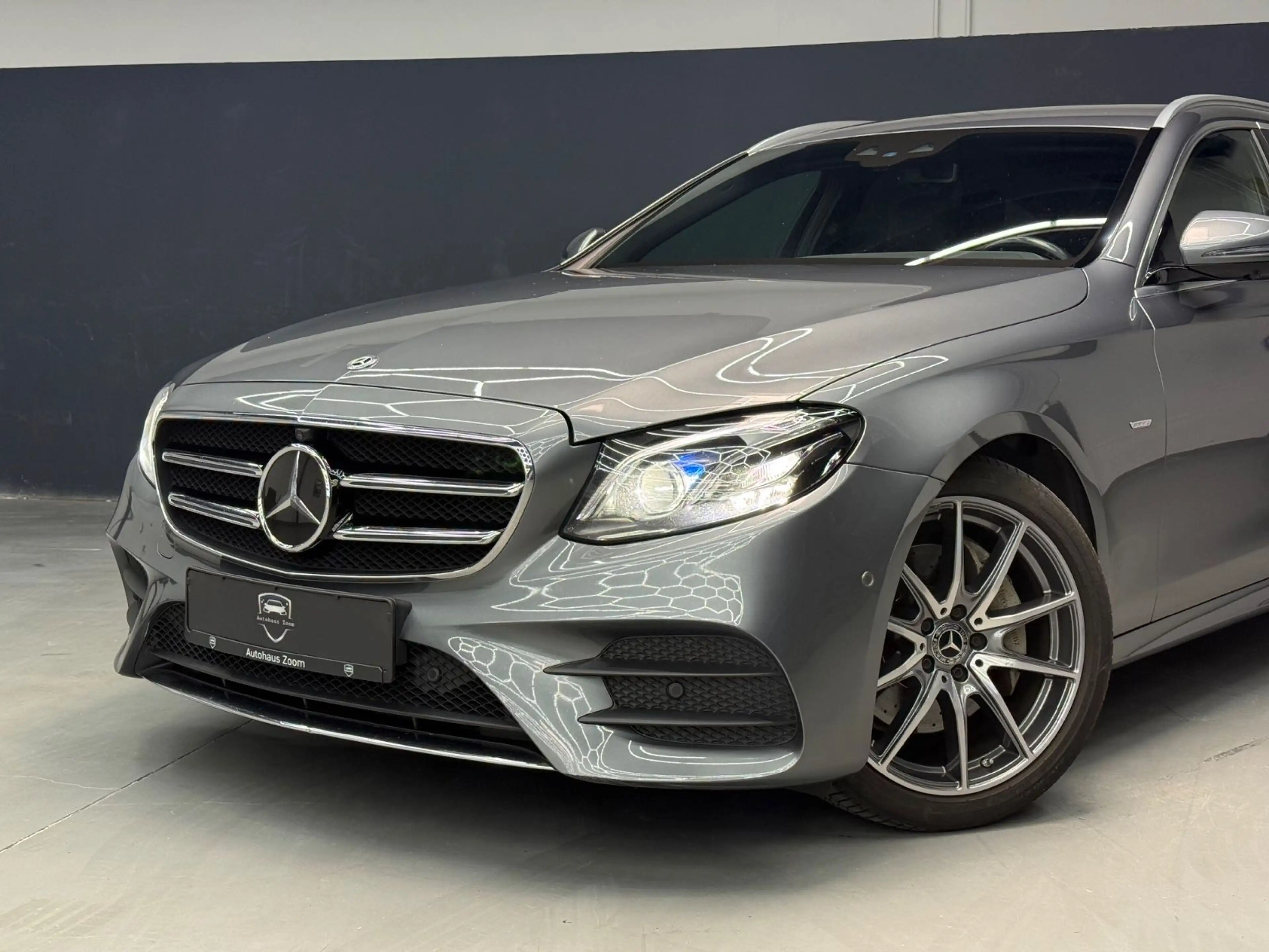 Mercedes-Benz E 300 E300d T AMG ACC*360°*AHK*MULTIBEAM*WIDE*LENKASS — photo 3