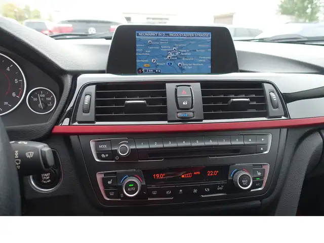 BMW 3 Series view 13