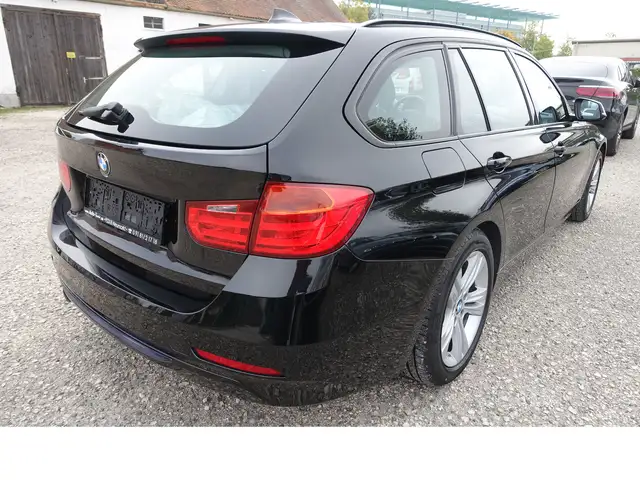 BMW 3 Series view 6
