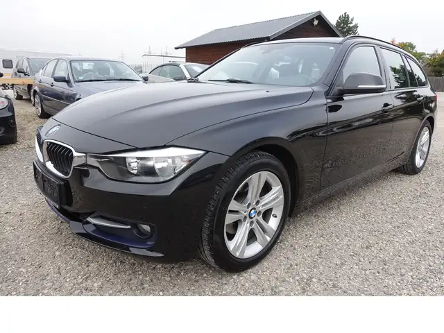BMW 3 Series view 3