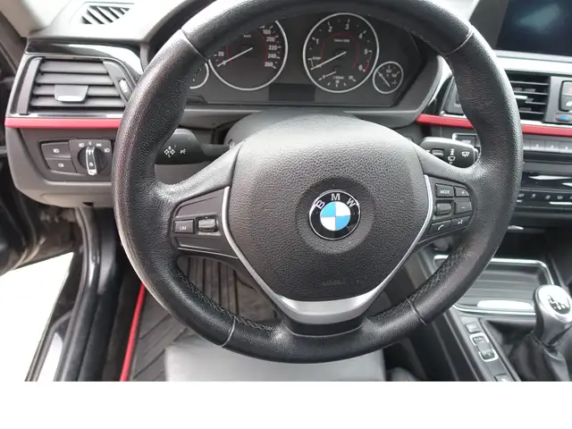 BMW 3 Series view 12
