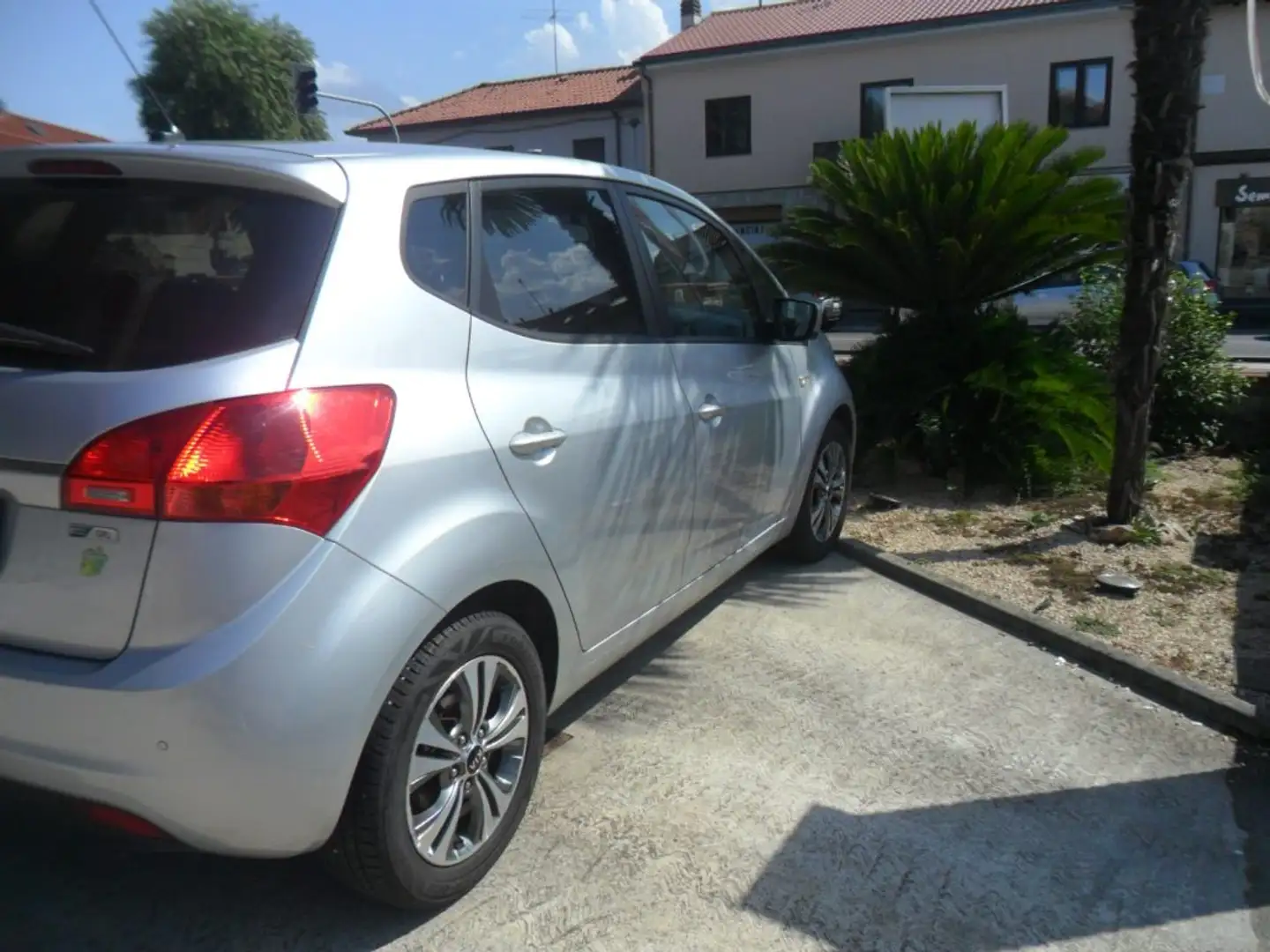 Kia Venga 1.4 EcoGPL Cool Zilver - 2