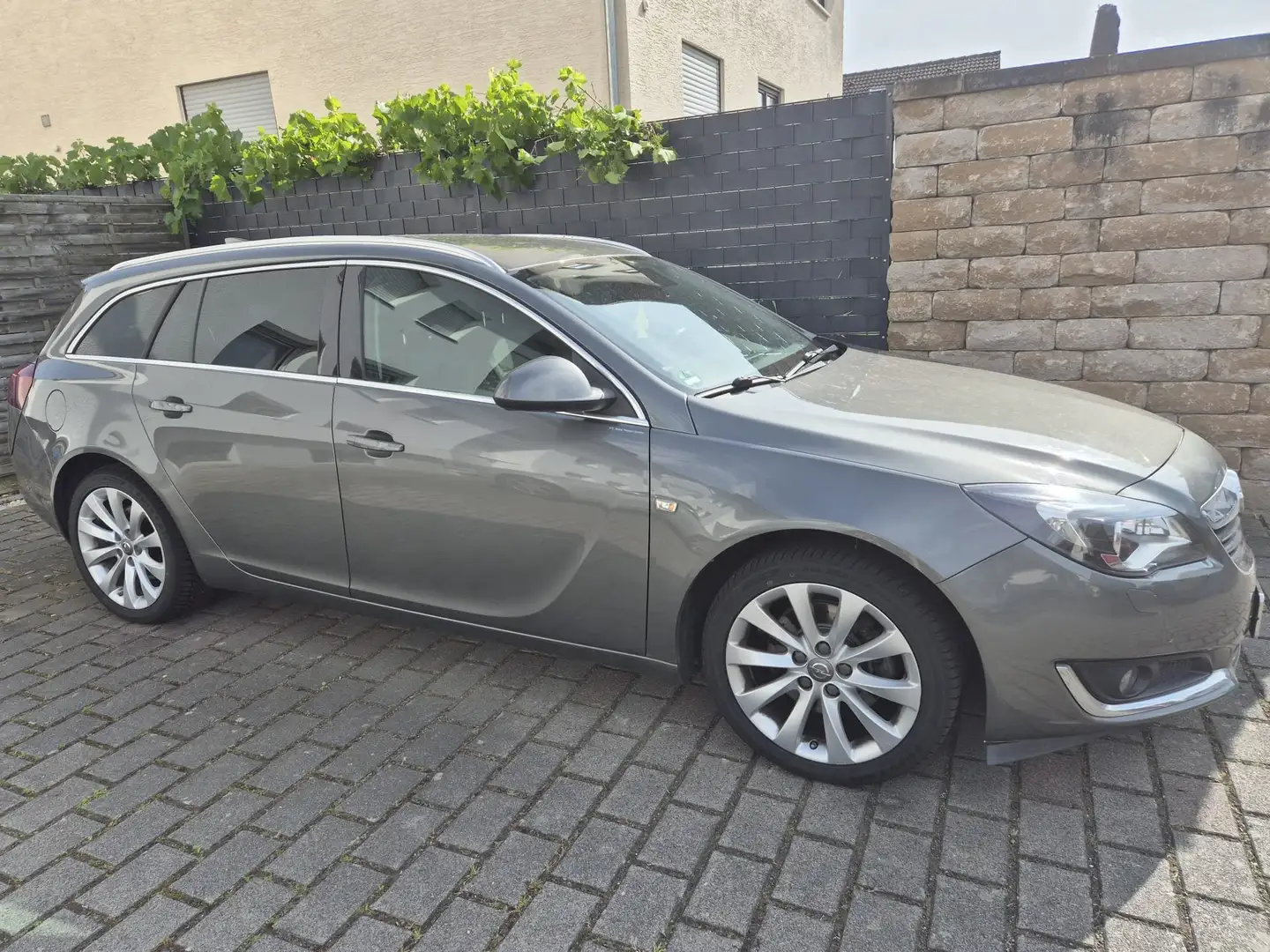 Opel Insignia Insignia Sports Tourer Diesel 2.0 CDTI Sports Tour Grau - 2