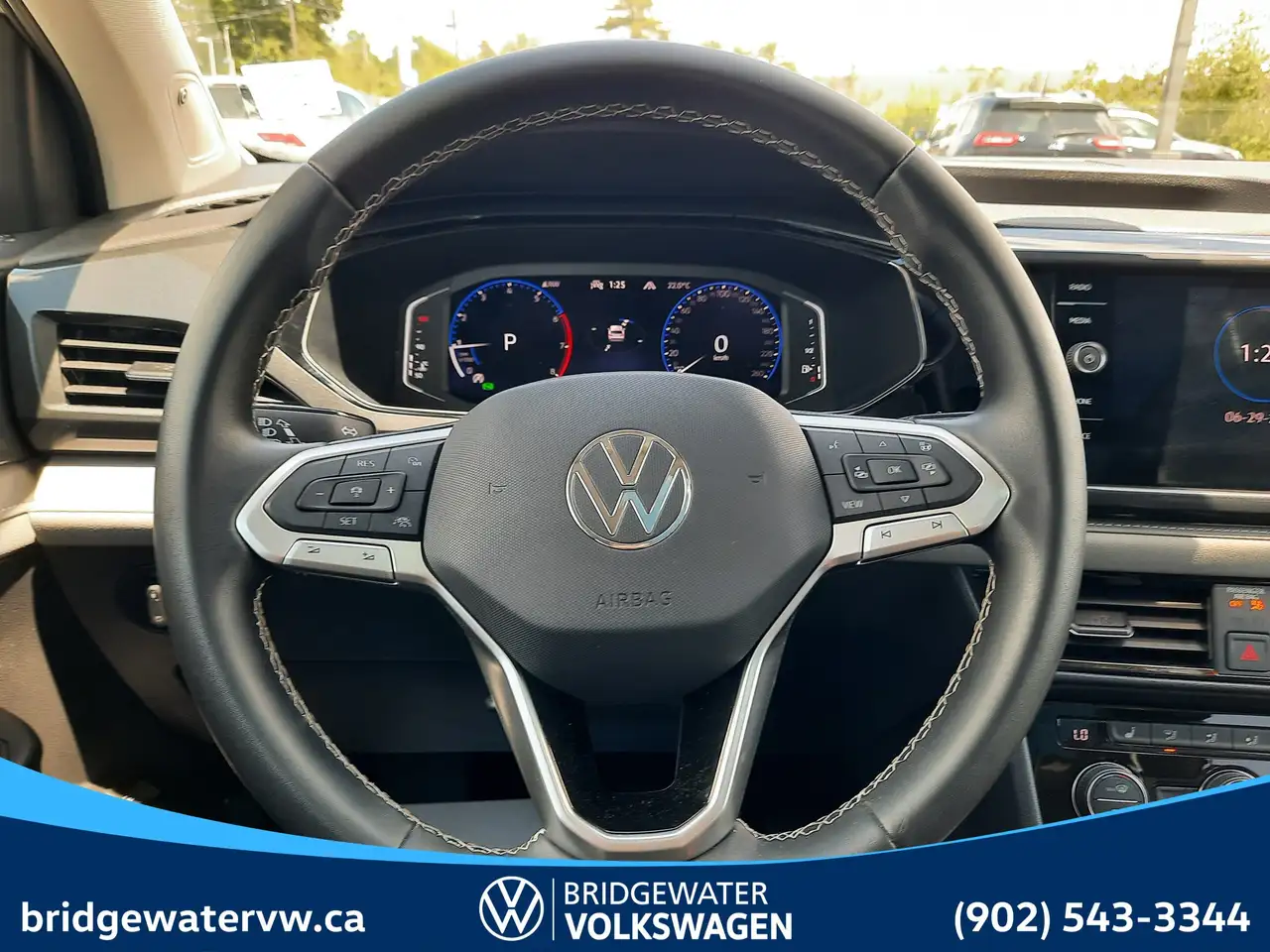 Volkswagen Taos photo Volkswagen Taos