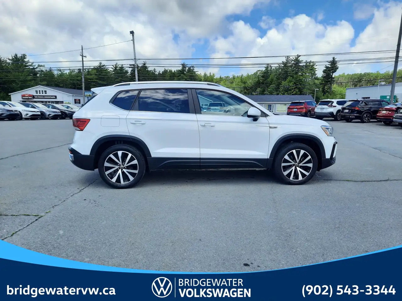 Volkswagen Taos photo Volkswagen Taos