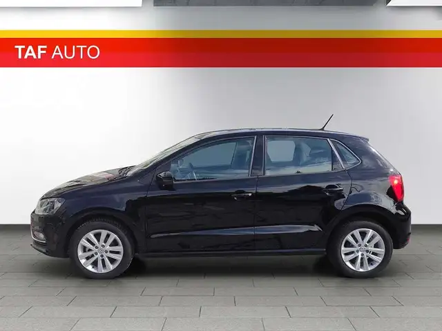 Volkswagen Polo view 4