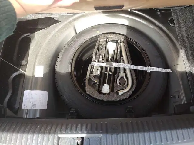 Volkswagen Polo view 9