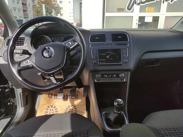 Volkswagen Polo view 12