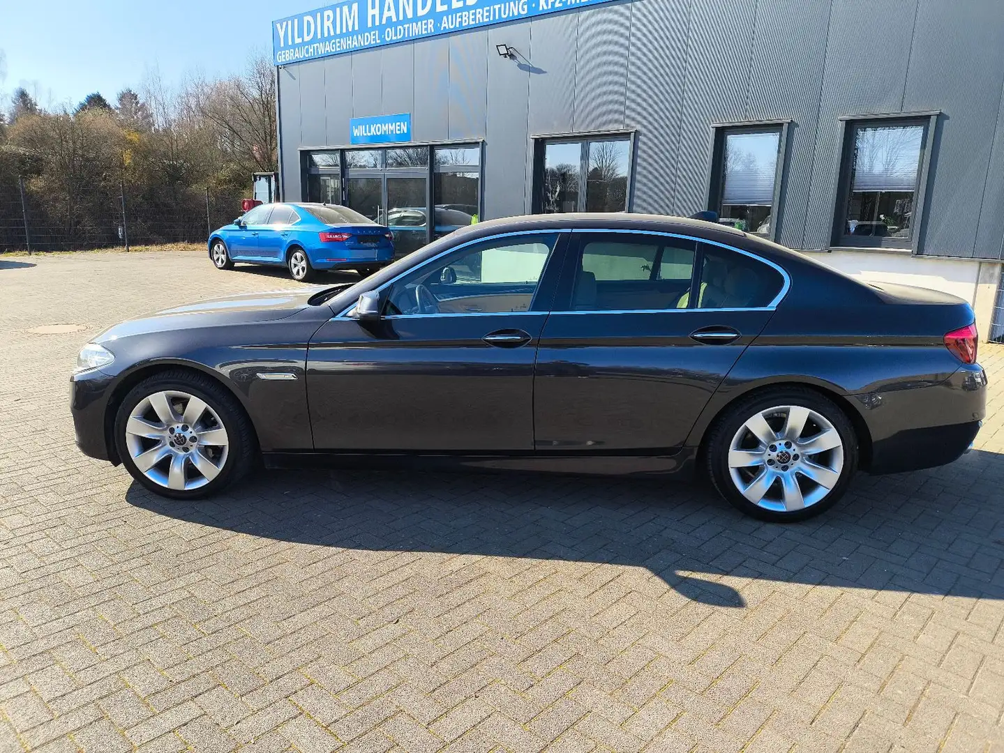 BMW 520 i,LEDER,HEADUP DISPLAY,KLIMA,NAVI,ALU Gris - 2