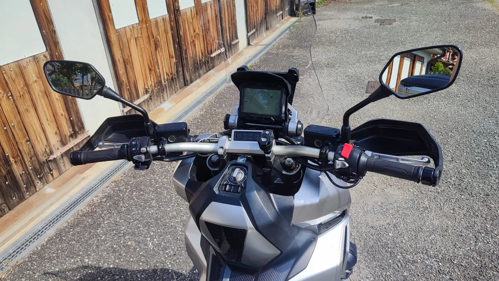 Honda X-ADV Zilver - 2
