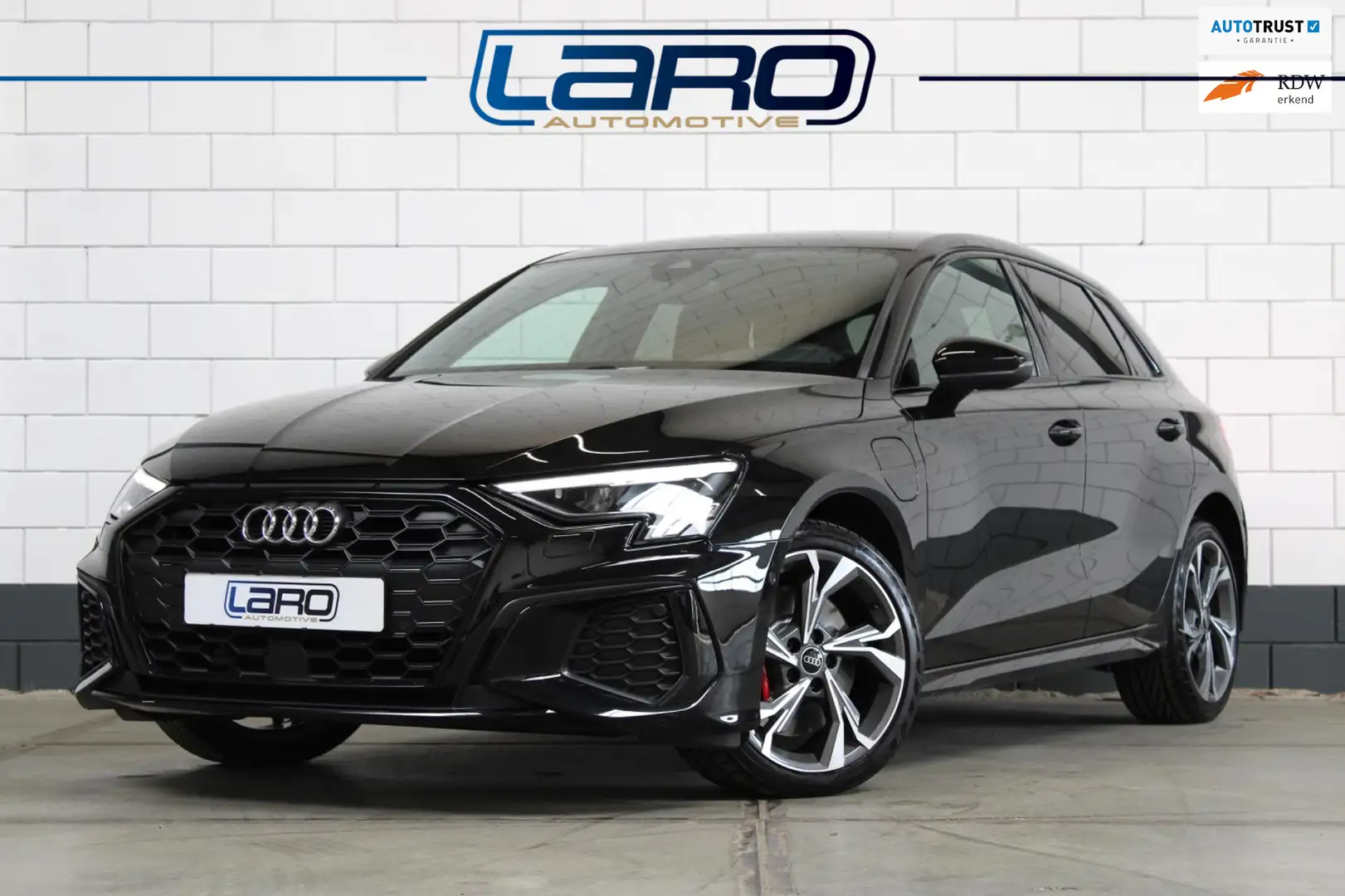 Audi A3 Sportback 45 TFSI e S-Line 245pk | RS-Stoelen Cam Černá - 1