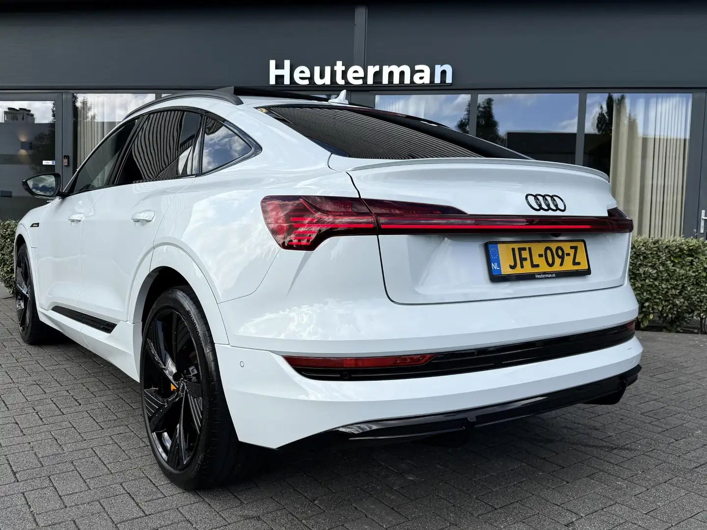 Audi e-tron Sportback 50 Quattro S Line RS zetels/ Pano/ B&O/ Blanc - 2