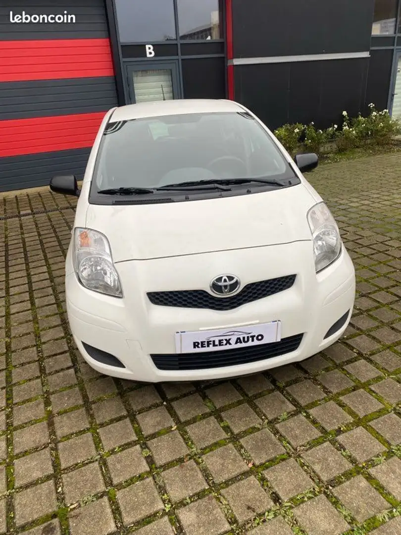Toyota Yaris 1.0i 4cv 128000kms Blanc - 1