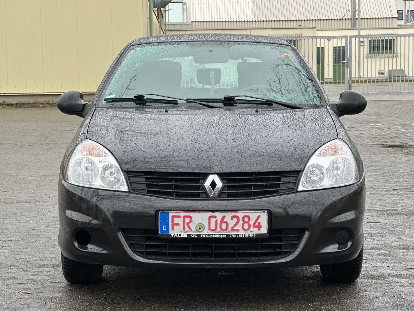 Renault Clio II Campus YAHOO! , 1.2 L + Klima . Schwarz - 1